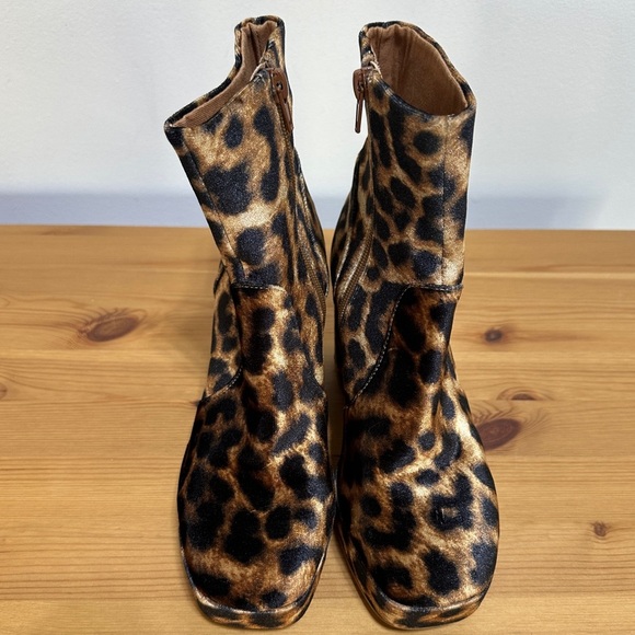 Urban Outfitters | Olivia Leopard Print Platform Ankle Boots | Chunky Block Heel - Picture 3 of 8